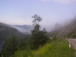 Перевал Большая Громотуха в Усть-Коксинском районе Горного Алтая. 